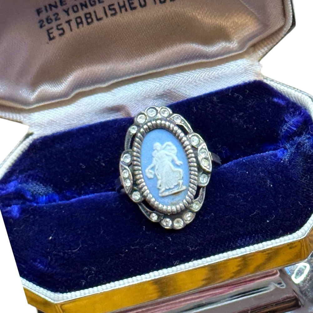 Vintage 1960s Sterling silver 925 Elegant Blue wedgewood jasperware Cameo Ring